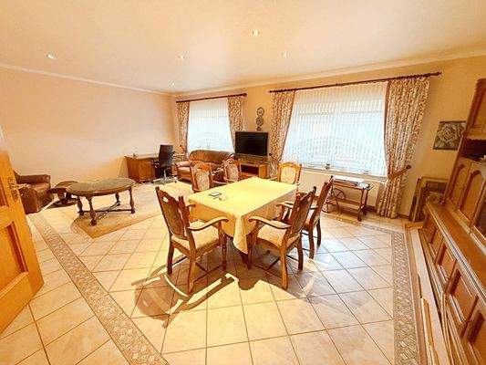 Wohn- & Esszimmer mit viel Platz