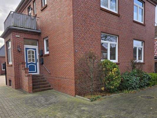 6 - Eingangsbereich außen