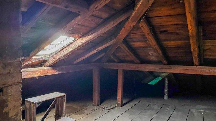 Spitzboden zugehörig 