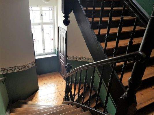 Treppenhaus mit Abstellkammern