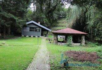 Hütte und Pavillon.jpg