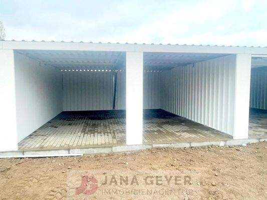 Doppelgarage, im Bau