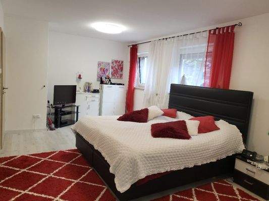 Schlafzimmer-Gästezimmer im Souterrain.jpg