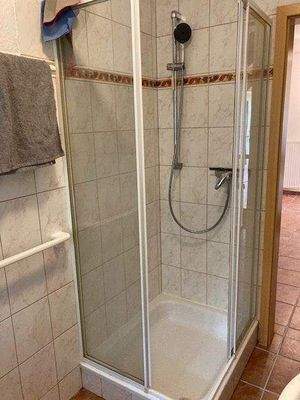 Dusche im Gäste-WC