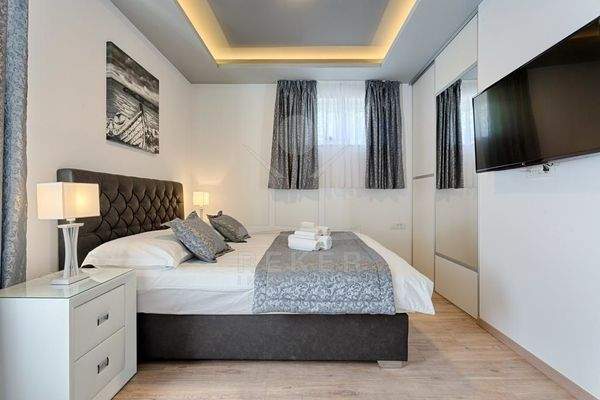 Die erste, luxuriöse Wohneinheit