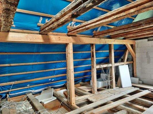 Unausgebautes DG 2. Whg