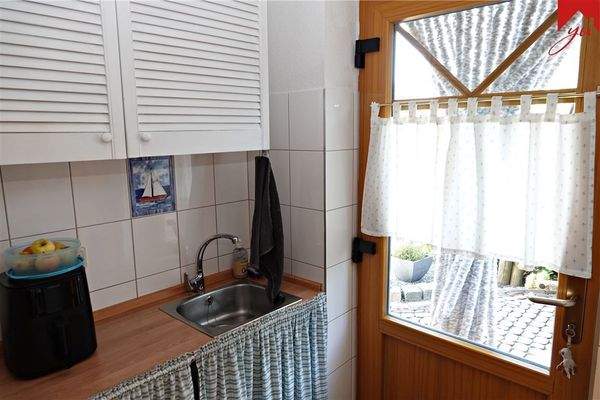 angrenzender Vorratsraum 