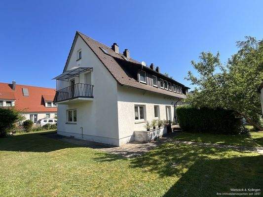 Seitliche Gartenansicht