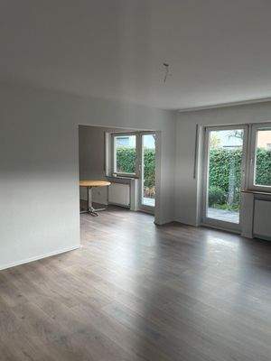 Wohnbereich mit offenem Zugang Küche .jpg