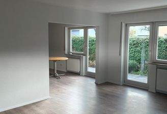 Wohnbereich mit offenem Zugang Küche .jpg