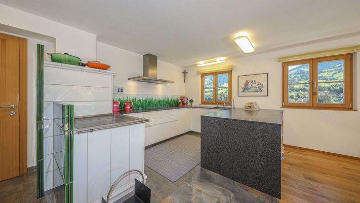 KITZIMMO-Exklusives Landhaus in traumhafter & unverbaubarer Aussichtslage - Immobilien Kitzbühel.