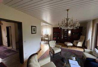 größere Wohnung: Wohnzimmer