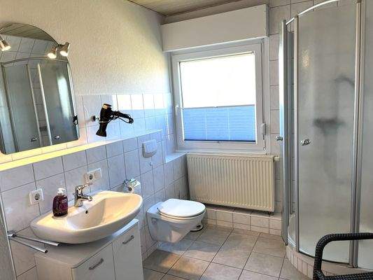 1.OG-FeWo2 Duschbad