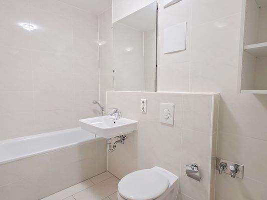 Badezimmer mit Badewanne