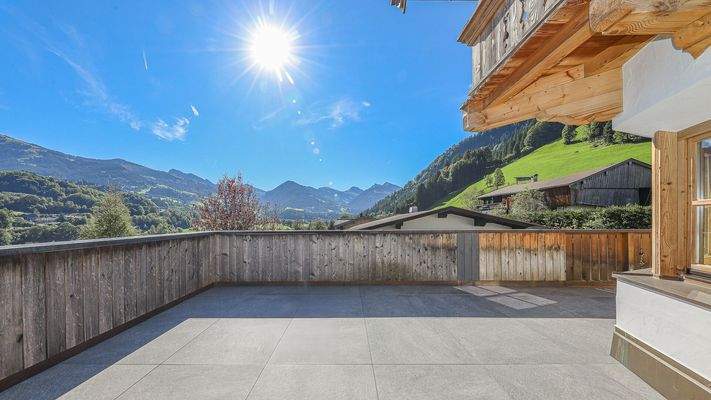 KITZIMMO-Exklusives Landhaus in traumhafter & unverbaubarer Aussichtslage - Immobilien Kitzbühel.