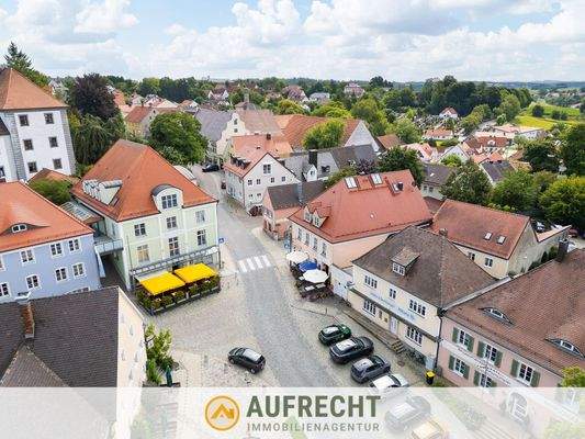 Hausansicht mit Marktplatz