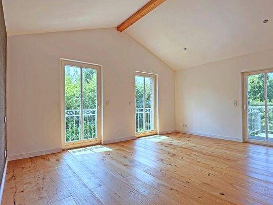 Lichtdurchflutetes Schlafzimmer