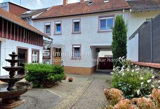 Blick auf Haus vom Innenhof