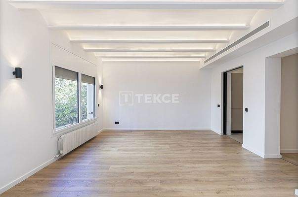 Modern Apartment Close to Avenida Diagonal in Les Corts