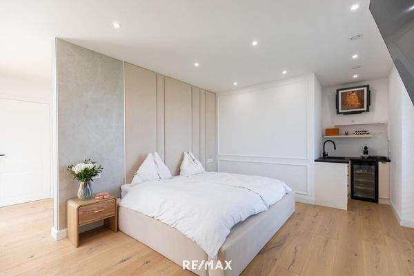 Master Bedroom mit Teeküche