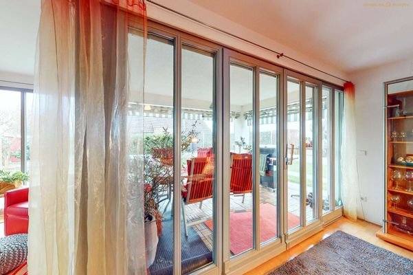 Wohnen im EG mit Blick zur Terrasse