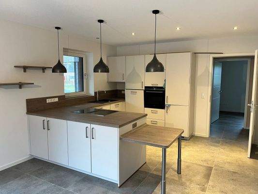 Küche mit Einbauküche