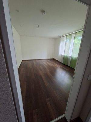 Helles leeres Zimmer