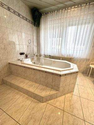 1. OG. Badezimmer.jpg