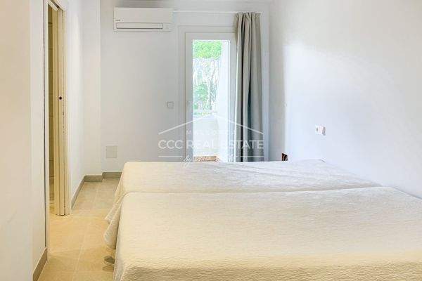 Erstes Schlafzimmer mit...