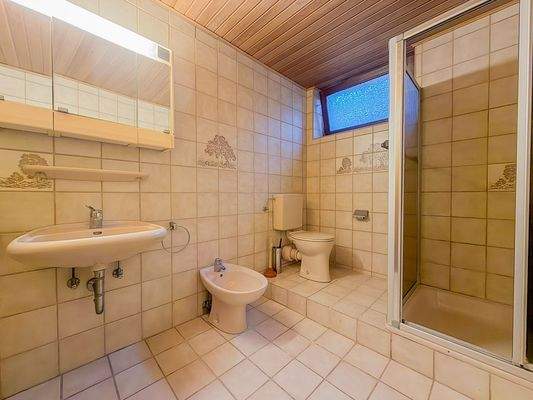 Badezimmer Kellergeschoss