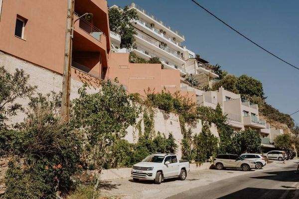 Kreta, Agia Galini: Hotel mit 29 Zimmern zu verkaufen