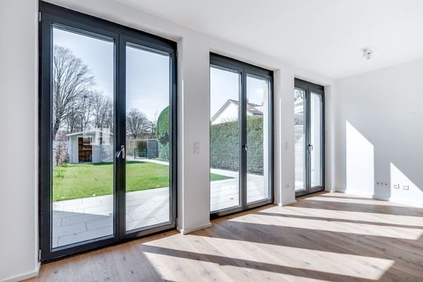 Wohnbereich_mit_Terrassenzugang