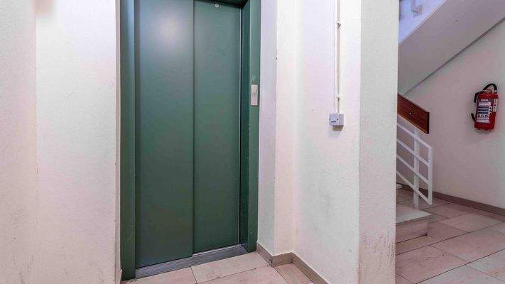 Lift direkt vor der Wohnung