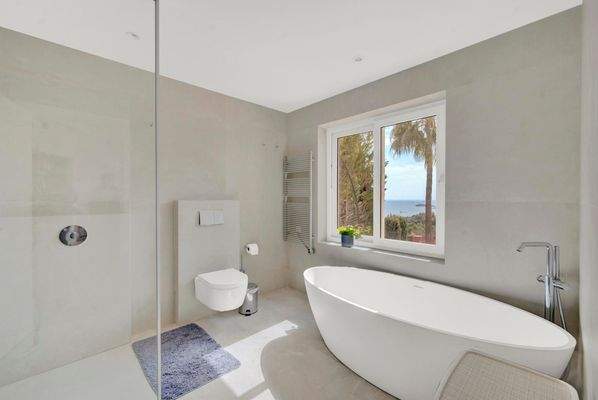 Master bathroom in Costa den Blanes