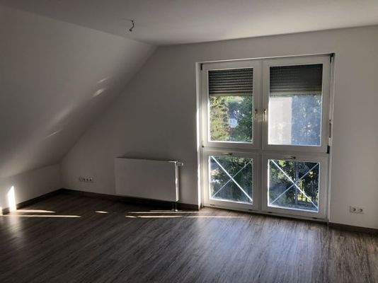 Zimmer-3 mit franz. Fenster