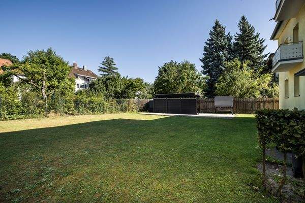 Garten und Stellplatz