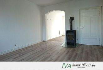 Blick ins Wohnzimmer