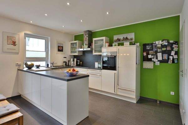 moderne Einbauküche EG