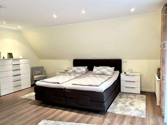 Schlafzimmer mit Balkon