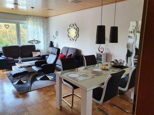 Wohn-/ Esszimmer Bsp