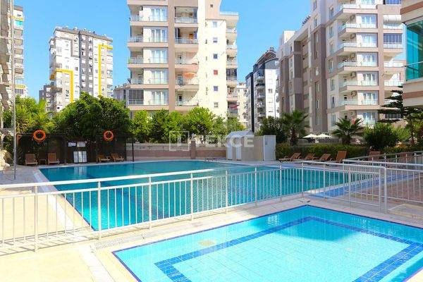 2-Bedroom Pool-View Apartment in Konyaaltı Sun City Residence