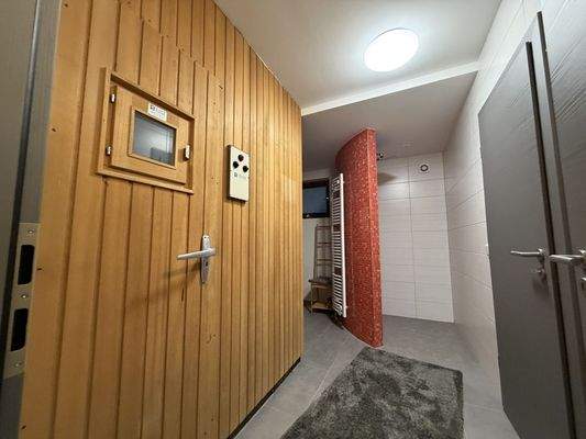 Sauna mit Dusche