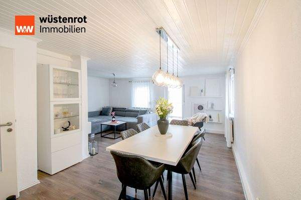 Whg., Wohnzimmer  im OG