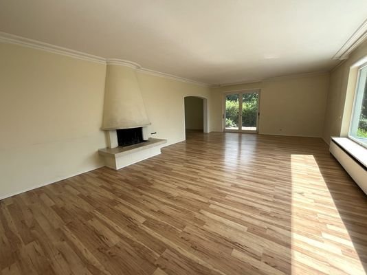 Wohnzimmer mit Kamin