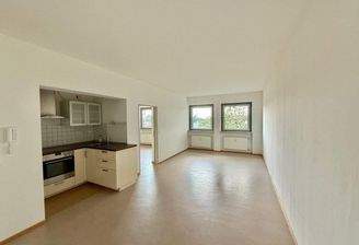 Attraktives Wohnen und Essen vor Renovierung