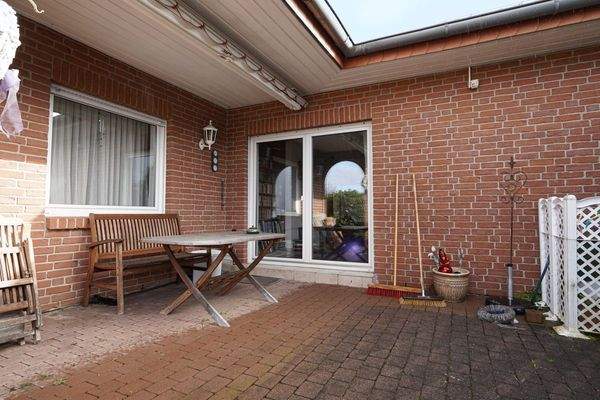 Teilüberdachte Terrasse