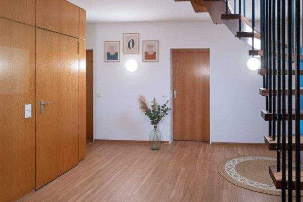 Flur im Hanggeschoss