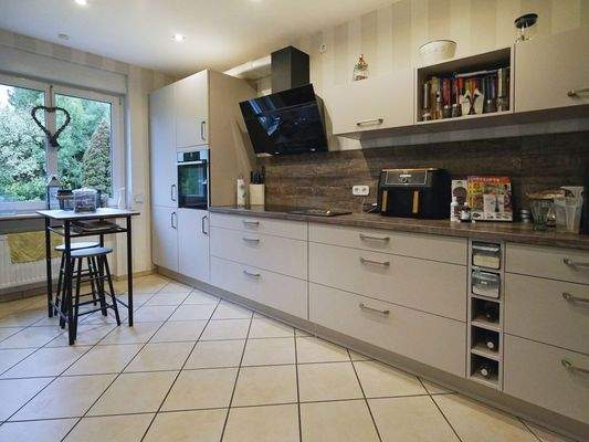 Küche mit Abstellraum