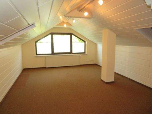 Offenes, helles ausgebautes Dachgeschoss