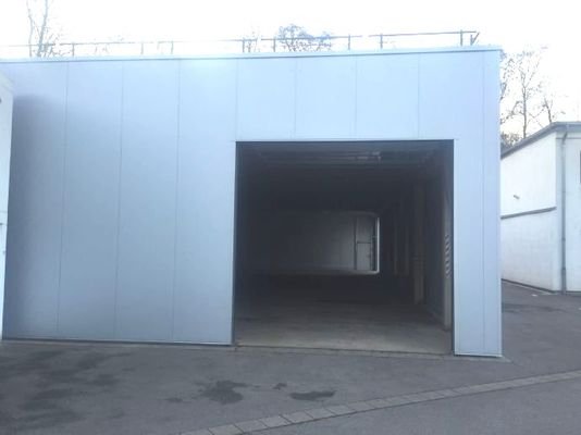 große Toreinfahrt 1, LkW